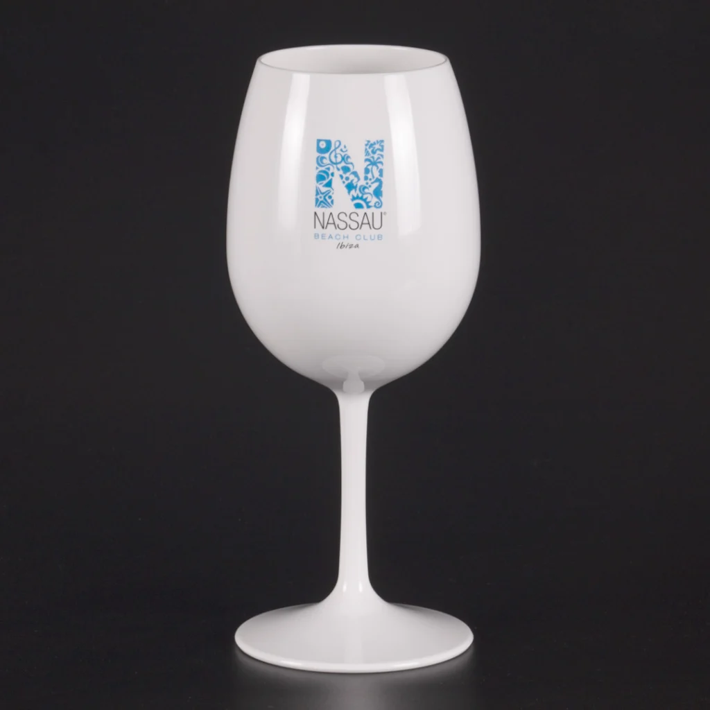 Nassau beach club   copa vino/agua premium