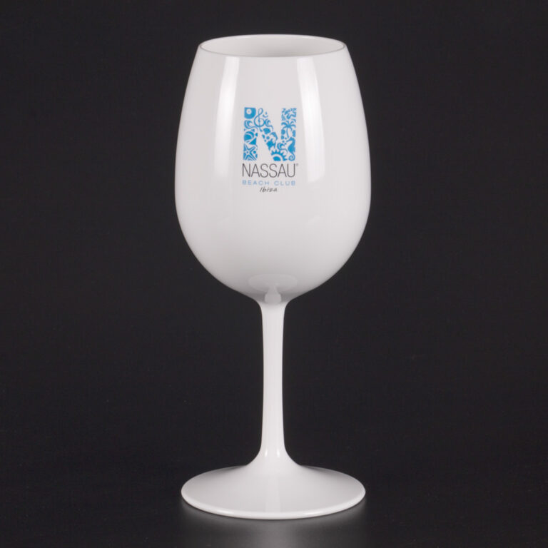 Nassau beach club   copa vino/agua premium