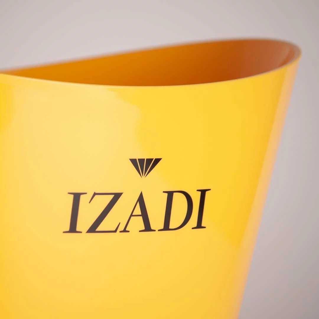 Cubitera personalizada del caso Izadi con serigrafía a 2 caras en PANTONE 135 C