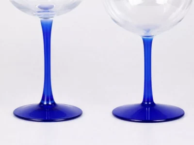 Copas balón de Tritan con el pie pintado en azul